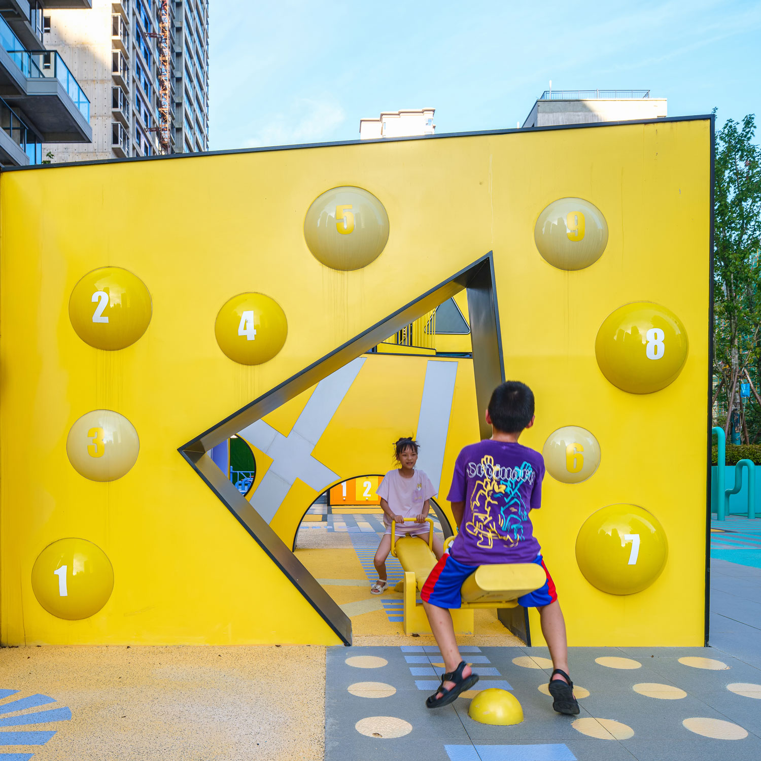 I wanna play here everyday!!