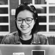 Cosima Jiang / 蒋静璇<br />
Junior Architect<br />
初级建筑设计师<br />
Chinese 中国<br />
_______________________<br />
Color: Black<br />
Movie: Rango<br />
Hobby: Watching movie<br />
Food: Fried chicken<br />
Nickname: Cosi