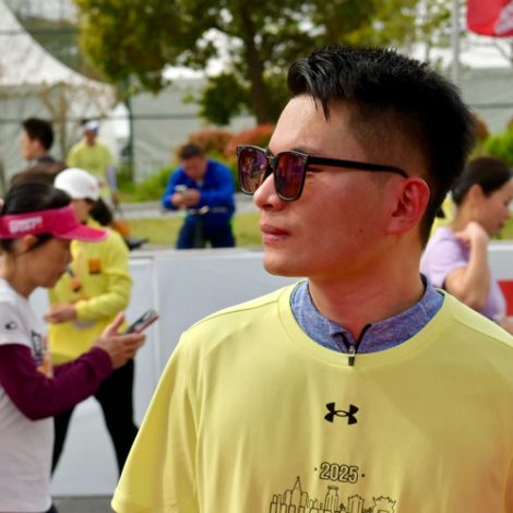 Keith Gong <br />
Senior Architect<br />
Shanghai Studio<br />
Chinese <br />
_______________________<br />
Color: Black<br />
Movie: 3 Idiots<br />
Hobby: Badminton<br />
Food: Beef<br />
Nickname: Xun